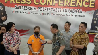 Pusing Karena Hutang, Istri Tega Bacok Suami Sah