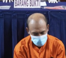 Wanita ini Kejar Maling yang Gagal Hidupkan Mesin Motor