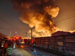 Api Hanguskan Gudang Tiner, 6 Korban, 6 Mobil dan 11 Motor Terbakar