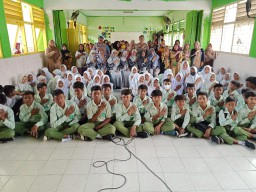 Cegah Maraknya Gengster, Polsek Simokerto Himbau Siswa SMP