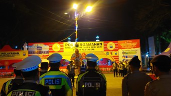 Kapolres Pamekasan Pimpin Apel PAM Malam Tahun Baru 2024