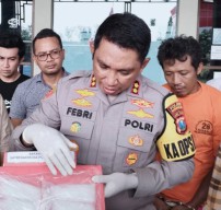 Warga Ketapang Daya Bawa Sekilo Sabu