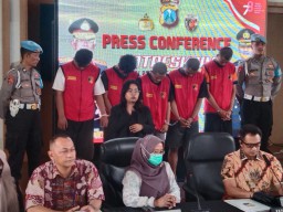 Anak Anak Anggota Pesilat Pengeroyokan Tunjungan Tetap Ditahan di Polda Jatim
