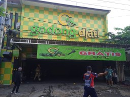 Karaoke Godong Djati Terbakar, Beruntung tak Ada Korban Jiwa