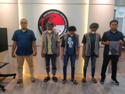 Pengedar Kalilom Lor Indah Surabaya Dibekuk, Barang Bukti Sabu Turut Diamankan