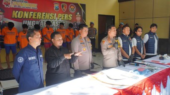 Puluhan Orang Anggota Gangster Konvoi Bersajam Diamankan di Sidoarjo