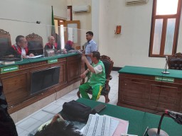 Judi Togel, PN Surabaya Adili Pria Tuna Rungu