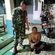 Kepergok Masuk Sekolahan, Maling Motor Dihajar Warga Setro Kenjeran
