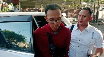 Polsek Sukolilo Bekuk Pelaku Judi Online, Tawari Polisi Main