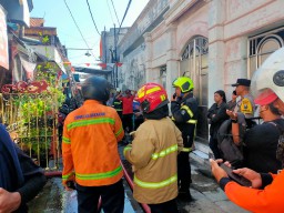 Ledakan dalam Rumah Terbakar di Bulak Cumpat, Satu Meninggal