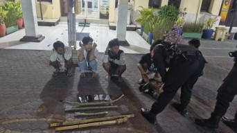 Konvoi di Pasar Kembang, Kelompok Gengster Diamankan Respati Polrestabes Surabaya