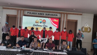 Peras Pejabat Hingga VC Bugil, Modus WNA China yang Ditangkap Jatanras Polrestabes Surabaya