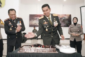 HUT ke-79 TNI di Makorem Bhaskarajaya, Kapolrestabes Surabaya Tegaskan Sinergi untuk Pilkada Damai