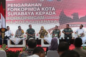 Beri Pengarahan Forkopimcam, PJs Wali Kota Surabaya Tekankan Keamanan dan Ketertiban Jelang Pilkada