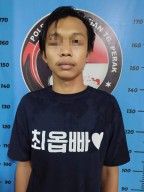 Polres Tanjung Perak Grebek Kamar Kost Putat Jaya Amankan Pengedar