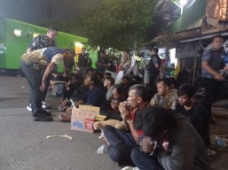 Basis Sabu Kunti Digrebek Polda Jatim, Puluhan Orang Diamankan Termasuk Bandar