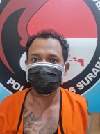 Demi 10 Ribu, Ojol Kurir Narkotika Dibekuk Satresnarkoba Polrestabes Surabaya
