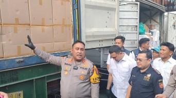 Jutaan Rokok Berbagai Merk Disita Polres Tanjung Perak Surabaya dan Bea Cukai
