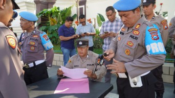 Senjata Api Anggota Polrestabes Surabaya Mendadak Diperiksa Wakapolrestabes