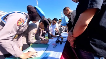 Senjata Api Personel Polda Jatim Dicek Propam Jelang Nataru