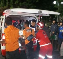 Diduga Usai Dugem, Mobil Seruduk Gerobak dan Pohon, 1 Tewas