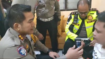 Tabrak Motor dan Mobil hingga masuk ke Sungai, Sopir Mercy Diduga Mabuk