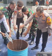 Akhir Tahun Polrestabes Surabaya Musnahkan 15 Kilo Sabu, 1 Kilo Ganja Serta Ribuan Knalpot Brong