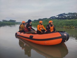 Pencarian Balita Hanyut di Babatan Wiyung Diperlukan, Pemkot Surabaya Kerahkan Drone dan Perahu Karet