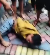 Joki Pencuri Motor di Banyuurip Lor Surabaya Babak Belur Dihajar Warga