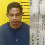 Warga Kesal, Hajar Maling Sebelum Diamankan di Balai RW Gading Surabaya