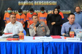 Empat Tersangka Pengoplosan LPG di Jombang Diamankan Polda Jatim