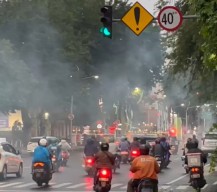 Sekelompok Pemuda Geber Motor Brong-Sulut Flare di Kota Surabaya Jelang Buka Puasa
