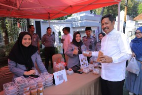 Bazar UMKM dan Khitan Gratis Meriahkan Peringatan Hari Pengayoman ke-80 di Kanwil Kemenkum Jatim