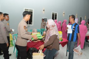 Bekerjasama Dengan Bulog, Polres Blitar Mendukung Gerakan Pangan Murah
