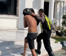 Melawan Arus, Saat Dihentikan Satlantas Surabaya Ditemukan Puluhan Pil Koplo
