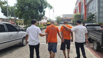 Polres Gresik Amankan Dua Tersangka Pengedar Sita Sabu 84 Gram*