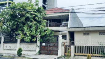 Kawanan Spesial Bobol Rumah Kosong Satroni Area Perumahan Dhamahusada Utara