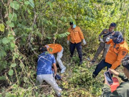 Baca juga : Warga Bluto Sumenep Tersambar Kereta Diperlintasan SMA 12 Benowo 