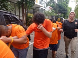 Pesta 34 Sesama Pria di Hotel Midtown Residence, Polrestabes Surabaya Tes HIV Semua Tersangka