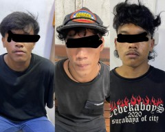 Baca juga : Polsek Bubutan Bekuk 4 Pelaku Pembacokan di Dupak, 1 Anak Anak 3 DPO