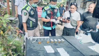 Dadakan, Polres Tanjung Perak Tes Urine Sopir Truks, Antisipasi Narkotika