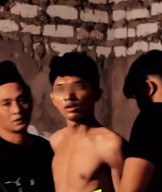 Satu dari Tiga Pelaku Bobol Toko Gadai yang dibekuk Jatanras Surabaya, Wanita