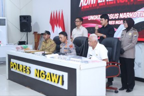 Masyarakat Laporan ke 110, Hasilnya,Polres Ngawi Amankan Sabu 223,842 gram