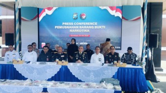 Polda Jatim Musnahkan Kokain, 4 Bulan Ungkap 2.231 Kasus Narkoba