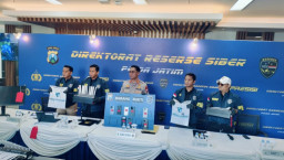 Baca juga : Tiga Pria Dibekuk DitSiber Polda Jatim, Curi Data Aktifkan OTP Sim Card
