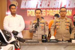 Polres Pasuruan Pamerkan Tersangka Begal Sadis