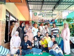 40 Tahun Berpisah, Kembali Bertemu dalam Reuni SMPN 5 Pamekasan