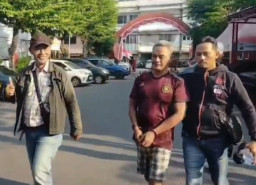 Viral Curi Ban dan Velg, Pria 44 Tahun Ditangkap Polsek Simokerto 