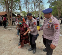 thumbnail Hadapi Gempa Flores, Polda NTT dan Polres Jajaran Kerahkan 845 Personel ke Wilayah Terdampak