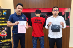 Pengedar Puluhan Ribu Pil, Ekstasi Tembok Dukuh Dibekuk Polrestabes Surabaya 